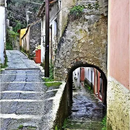 Dom wakacyjny Peristeris Traditional House Since 1900 Corfu *
